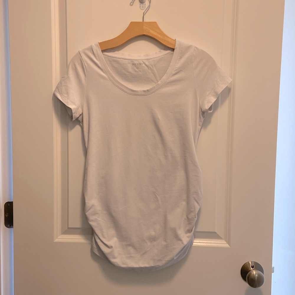 White maternity tshirt